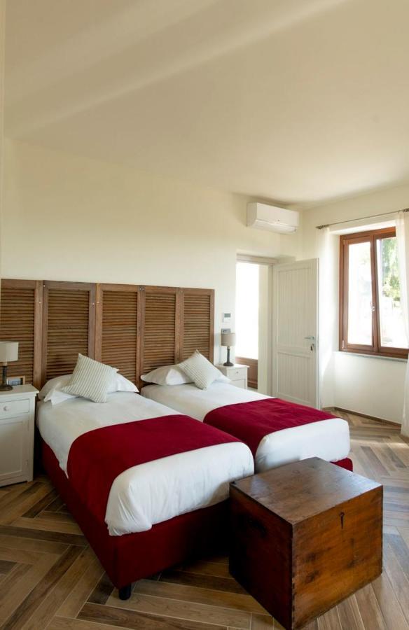 Le Vecchie Persiane - Bed & Breakfast Diano dʼAlba Екстериор снимка