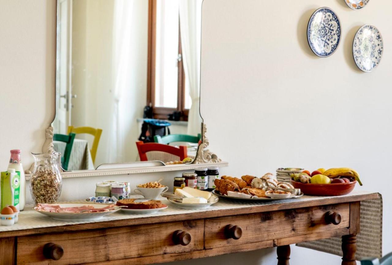 Le Vecchie Persiane - Bed & Breakfast Diano dʼAlba Екстериор снимка
