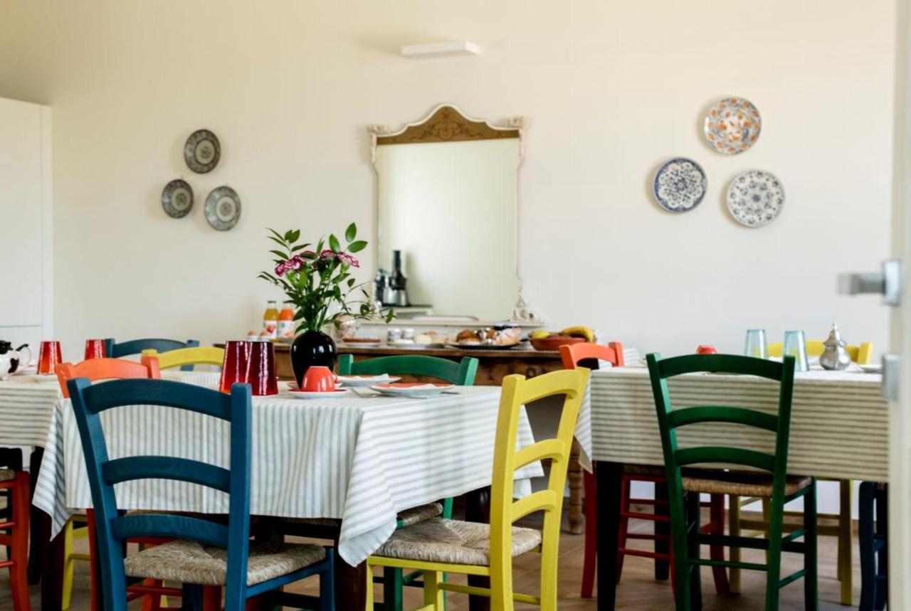 Le Vecchie Persiane - Bed & Breakfast Diano dʼAlba Екстериор снимка