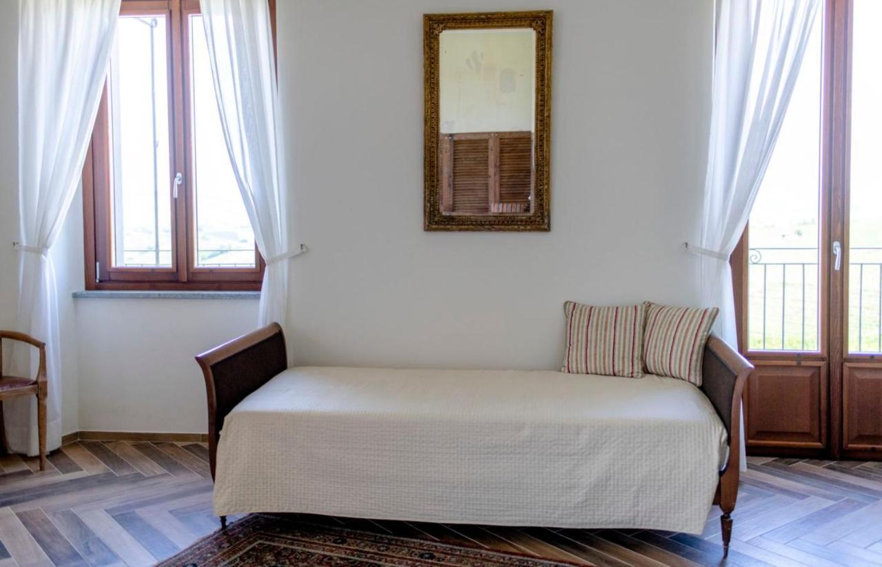 Le Vecchie Persiane - Bed & Breakfast Diano dʼAlba Екстериор снимка